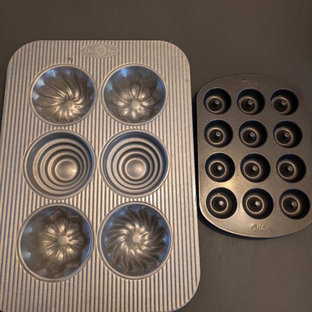 Baking Molds Set - Silver and Black